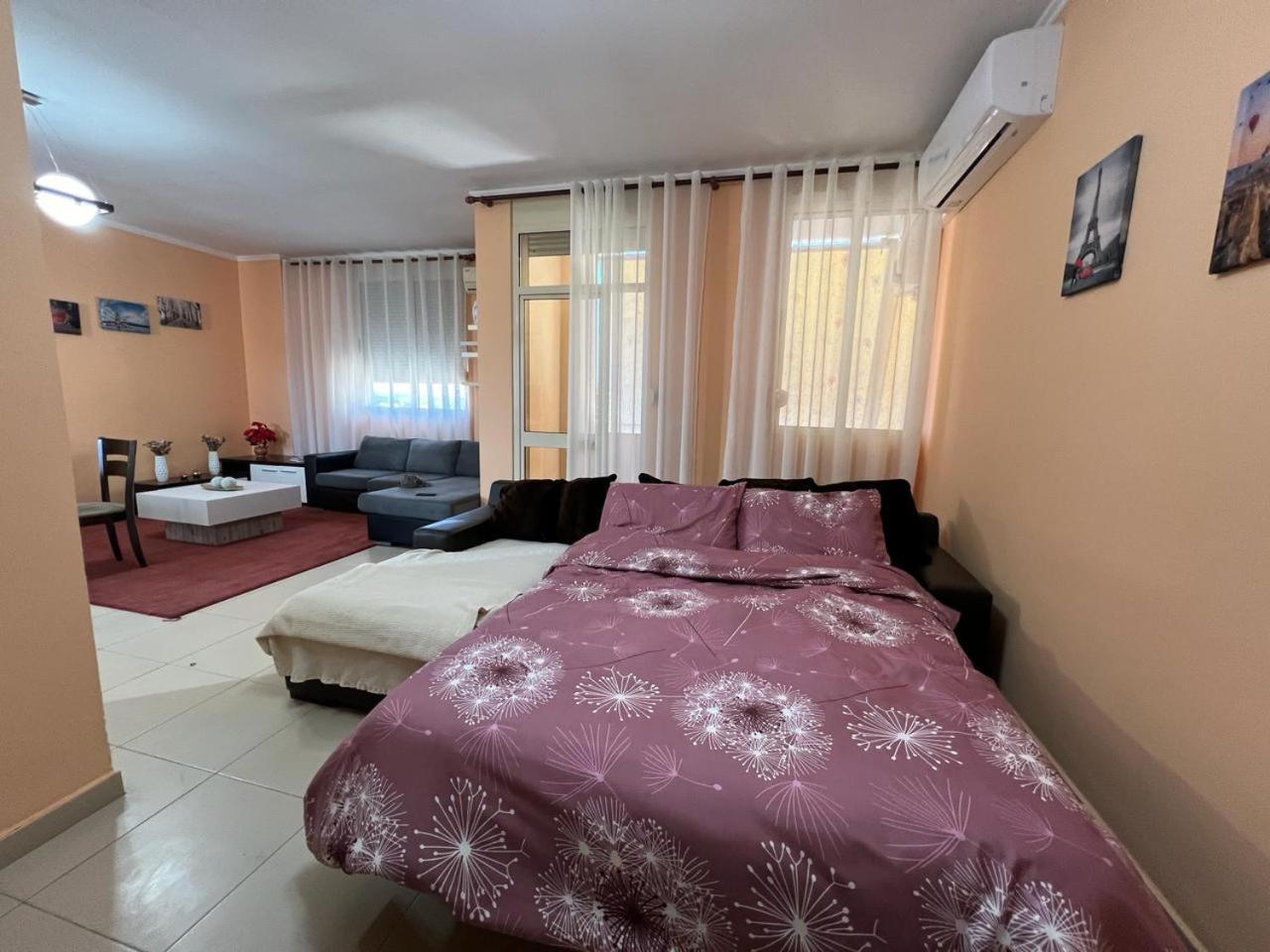 Elbasan Center Family Apartment N.42 Exterior photo